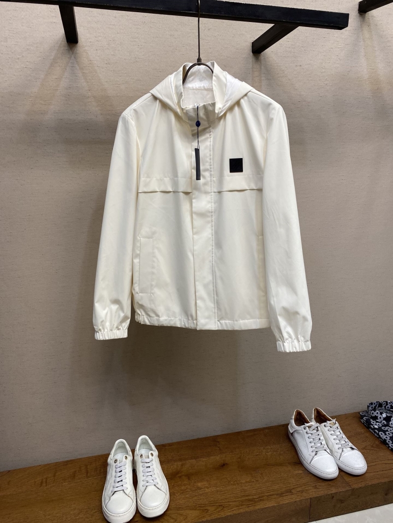 l0vis Vvtt0n outwear